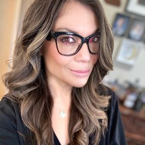 Meet your Posher, Denise